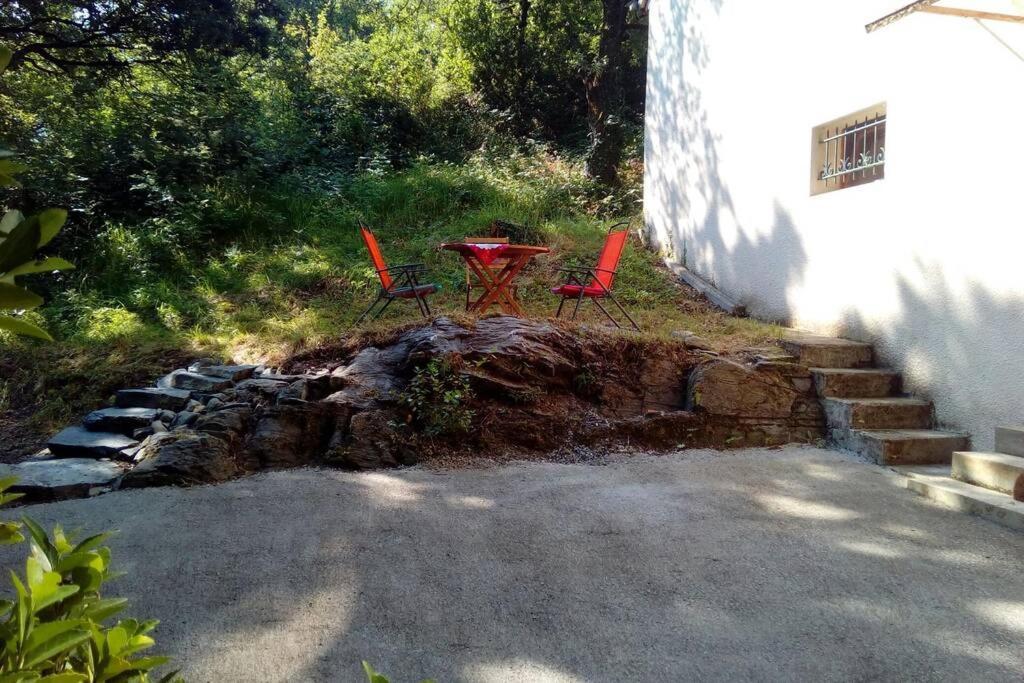 Duplex At The Foothills Of The Pyrenees Apartment Geu Exterior photo