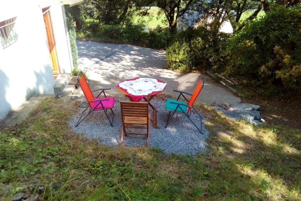 Duplex At The Foothills Of The Pyrenees Apartment Geu Exterior photo